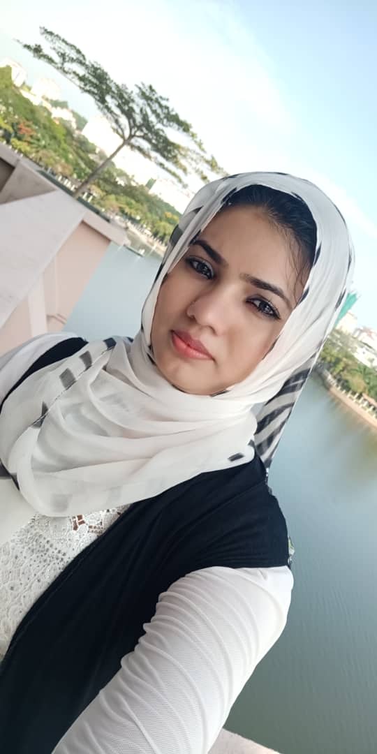 Dr. Anam Iqbal 